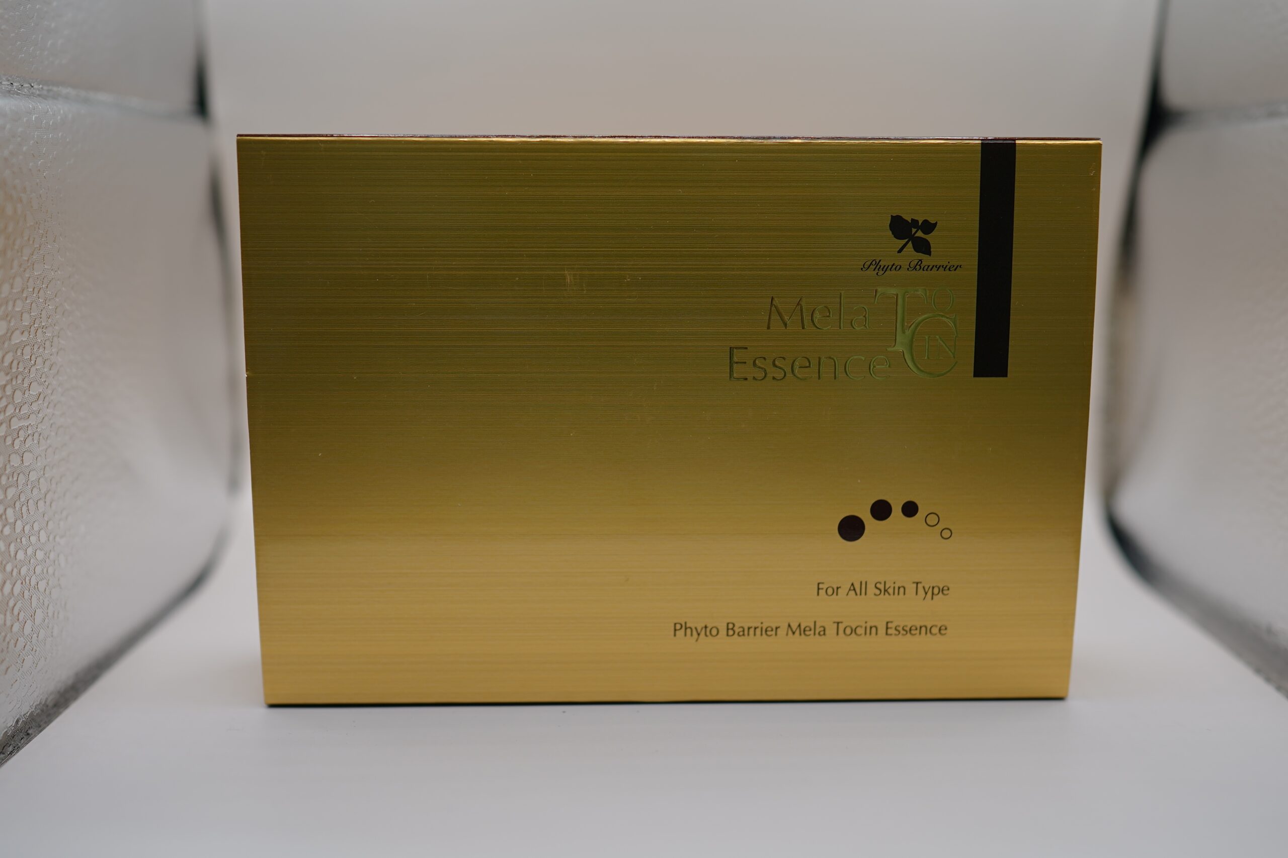 MelaTocin Essence 10 vails x 5 ml: The Melatonin-Infused Whitening Solution, Restoring Skin Rhythm and Eliminating Dark Spots for a Flawless, Glass-Like Complexion